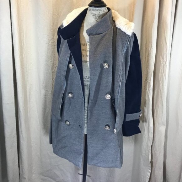 Double-Breasted Hooded Coat With Faux Fur Lining & Button Details Peacoat  nwot - Picture 9 of 14